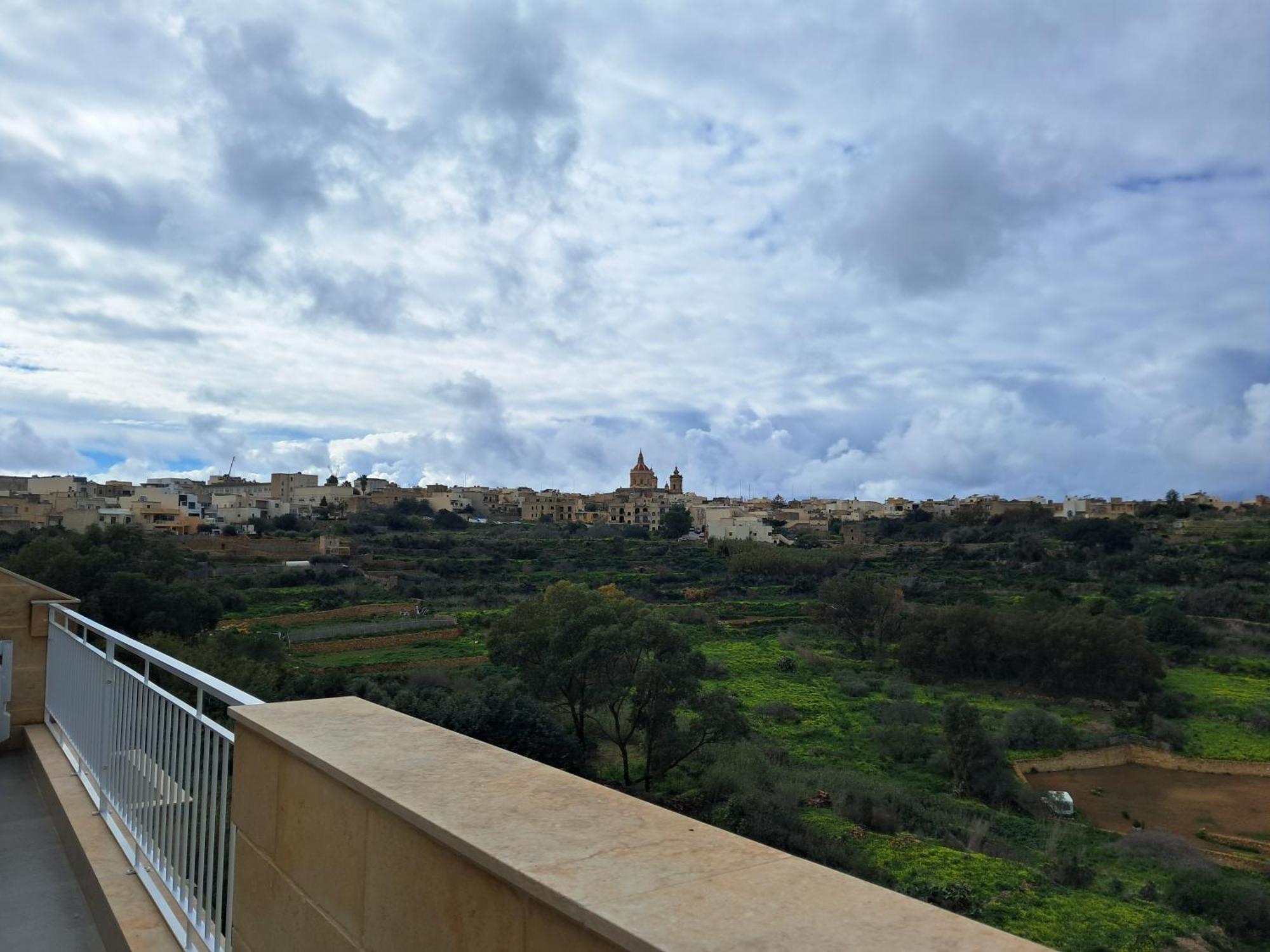 Cliff Edge Apartment In Xaghra Exterior photo
